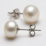 Puces d'oreilles NOELYSE | Or Blanc & Perles Blanches