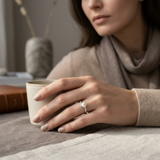 Bague CASSIOPÉE | Or Blanc, Diamants & Perle de Culture Blanche