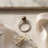 Bague DUCHESSE | Or Blanc & Perle de Culture Chocolat