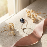 Bague ELISE | Or Blanc & Perle de Culture Black Tahiti