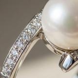 Bague ISODORA | Or Blanc, Diamants & Perle de Culture Blanche
