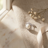 Boucles d'Oreilles COROLLE | Perles Blanches