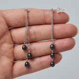Boucles d'oreilles pendantes FAHINIA | Or Blanc & Perles de Culture Black Tahiti