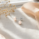 Boucle d'Oreilles Bouton AYA | Argent & Perles de Culture Roses 5/6mm