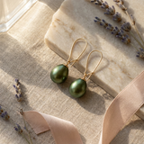 Boucles d'Oreilles TEHANI | Or Jaune & Perles de Culture Poire Vertes
