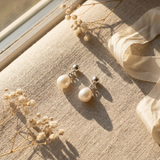 Boucles d'oreilles ABI | Or Blanc & Perles de Culture Blanches
