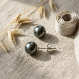 Boucle d'Oreilles Bouton AYA | Argent & Perles de Tahiti