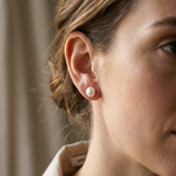 Puces d'oreilles NOELYSE | Or Blanc & Perles Blanches