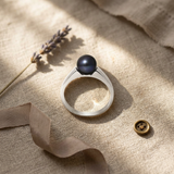 Bague IRINA | Or Blanc & Perle de Culture Black Tahiti - 8/9mm
