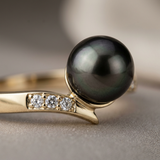 Bague CASSIOPÉE | Or Jaune, Diamants & Perle de Tahiti