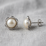 Boucles d'Oreilles Fleur NOHEA | Perles Blanches