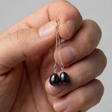 Boucle d'Oreilles Pendantes NAIARA | Or Blanc & Perles de Culture Black Tahiti