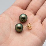 Boucle d'Oreilles Bouton AYA | Or Jaune & Perles de Culture Vertes