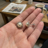 Boucles d'Oreilles Fleur NOHEA | Perles Blanches