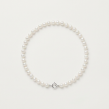 Bracelet en perles de culture blanches avec fermoir anneau en argent 925.