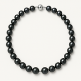 Collier de perles noires 9/10 mm en argent 925 avec fermoir boule argenté.